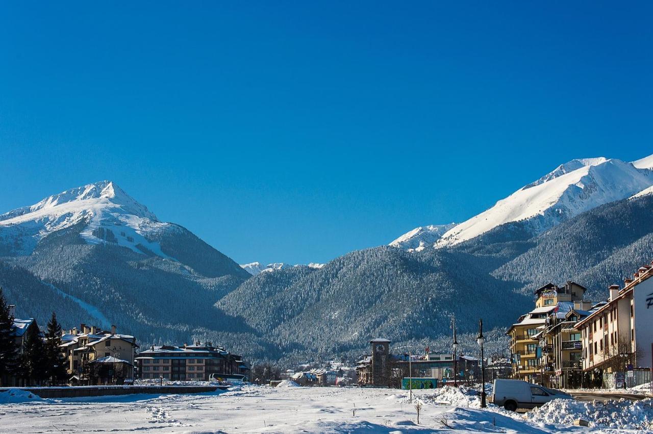 Skiing, Walking, Enjoying In Mountains Бансько Екстер'єр фото